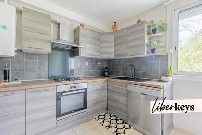 Appartement ancien - 92 m² - 5 pièces