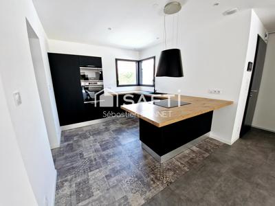 Maison - 152 m² - 8 pièces