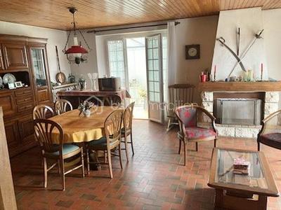 Maison traditionnelle - 99 m² - 6 pièces