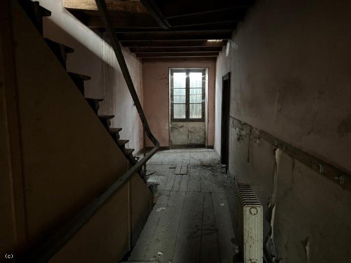 Maison - 250 m² - 10 pièces