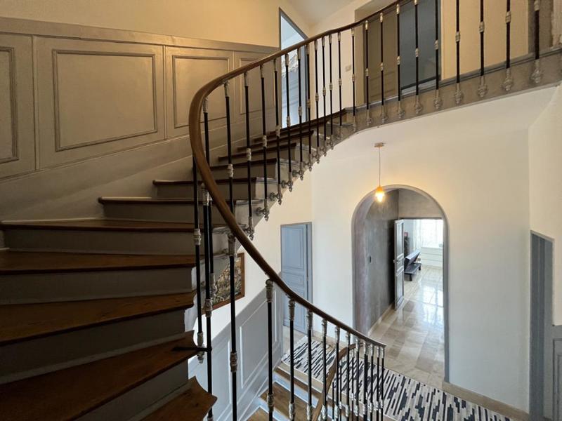 Maison de maîtres - 300 m² - 9 pièces