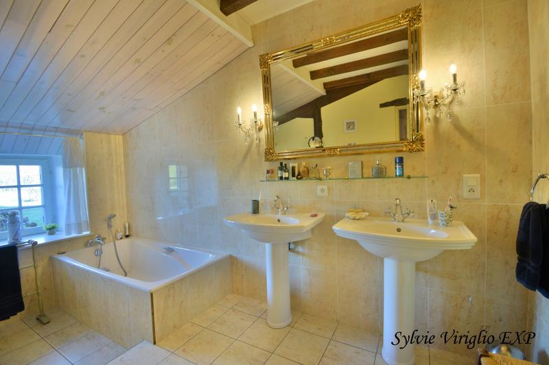 Maison - 207 m² - 6 pièces