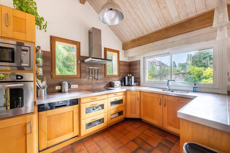 Propriété - 210 m² - 7 pièces