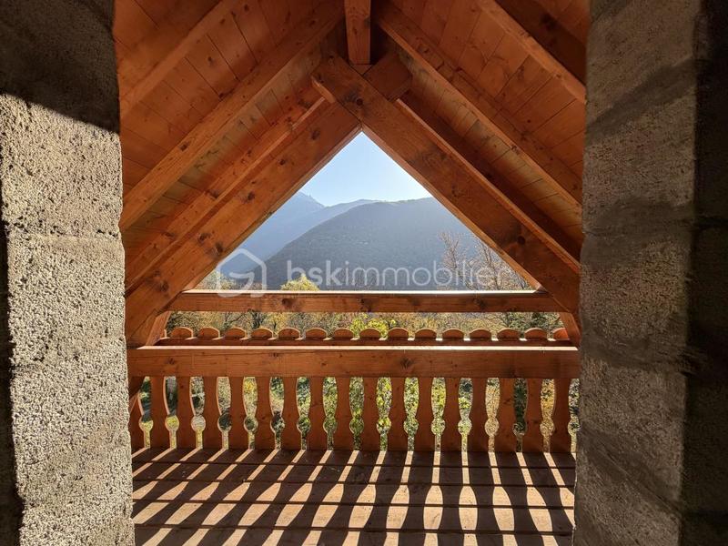 Maison - 180 m² - 5 pièces