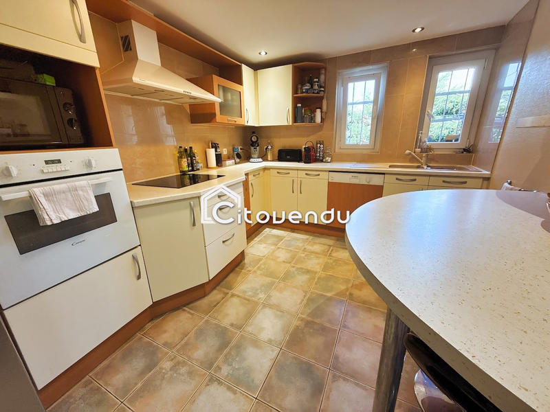 Villa - 185 m² - 8 pièces