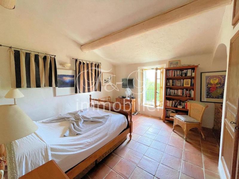 Propriété - 190 m² - 6 pièces