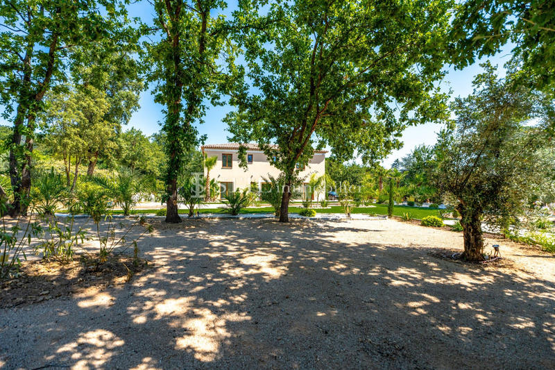 Villa - 190 m² - 6 pièces
