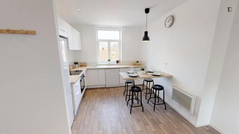 Chambre - 11 m² - 4 pièces