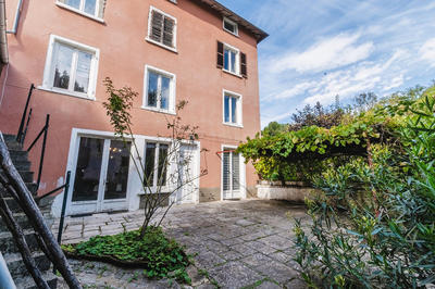 Maison - 275 m² - 8 pièces