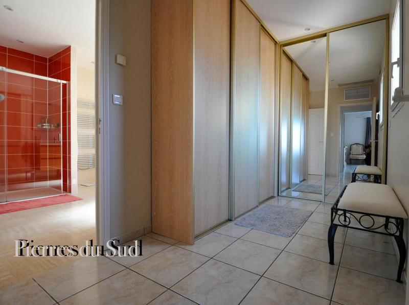 Maison - 350 m² - 6 pièces