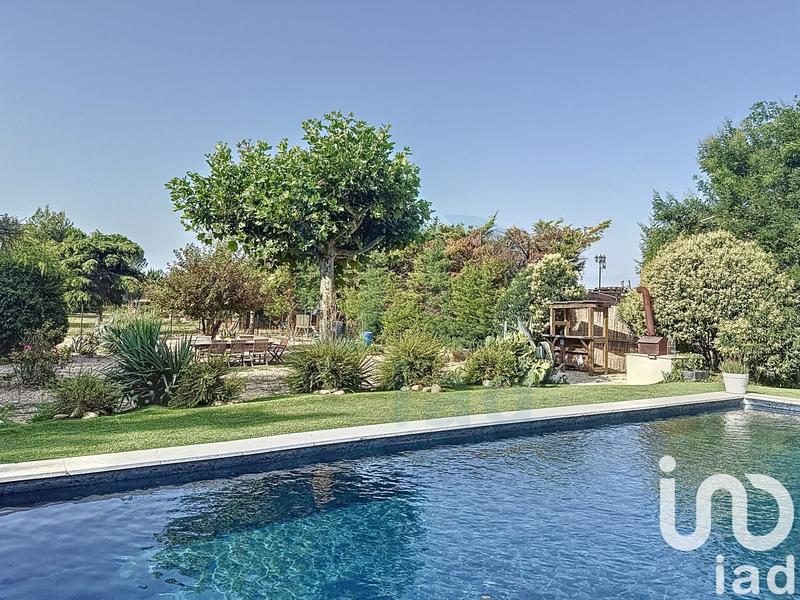 Maison - 250 m² - 10 pièces