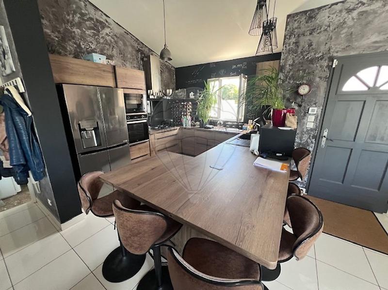 Maison - 144 m² - 7 pièces