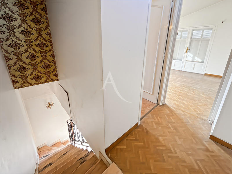 Appartement - 105 m² - 5 pièces