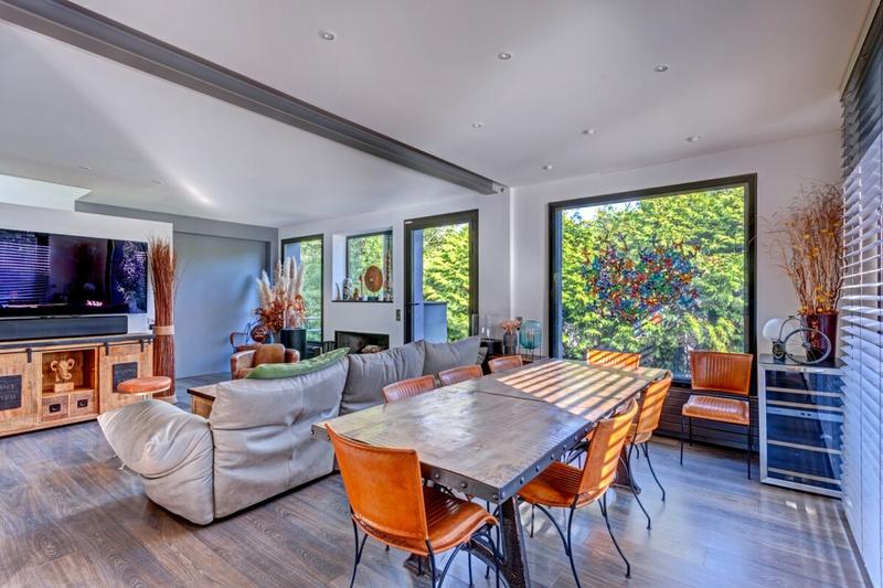 Villa - 257 m² - 6 pièces