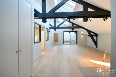 Loft - 117 m² - 4 pièces