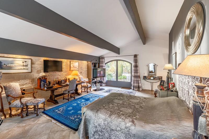 Maison - 310 m² - 6 pièces