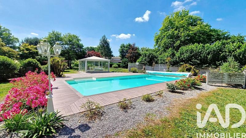 Maison - 211 m² - 6 pièces