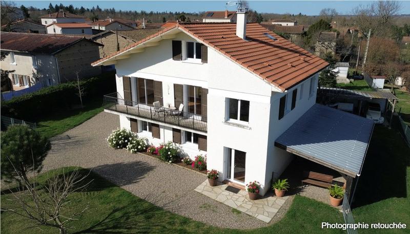 Maison traditionnelle - 181 m² - 7 pièces