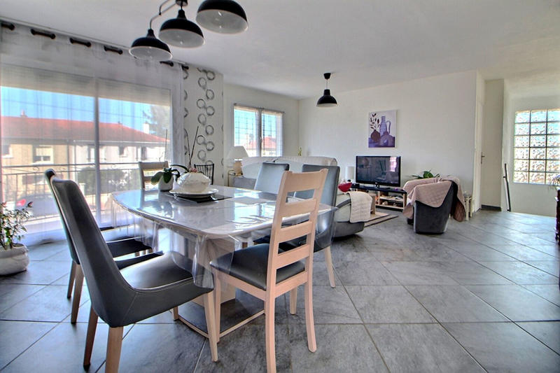 Maison - 90 m² - 5 pièces