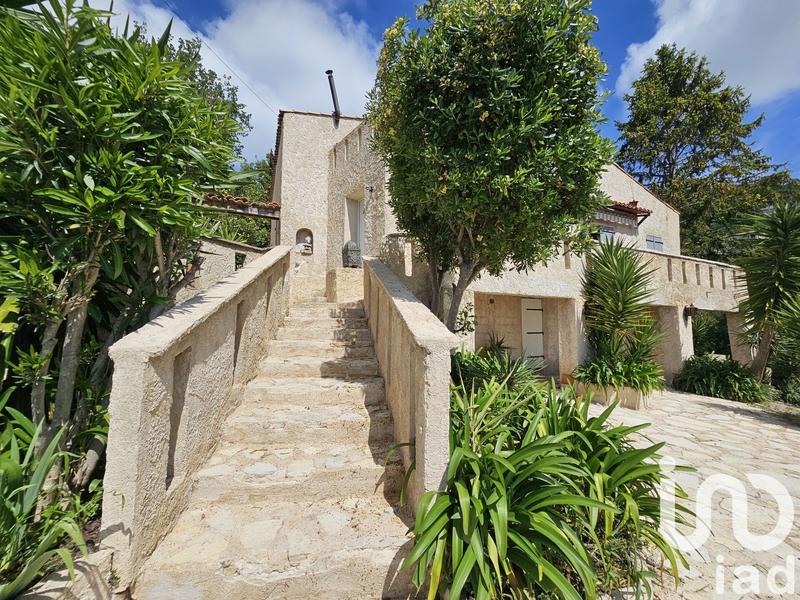 Maison - 250 m² - 9 pièces