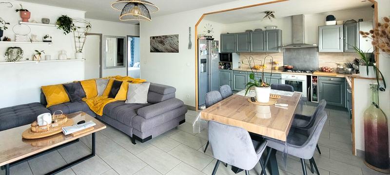 Maison - 90 m² - 5 pièces