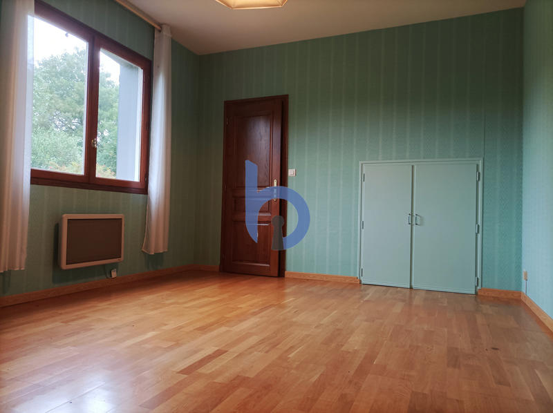 Maison - 264 m² - 9 pièces