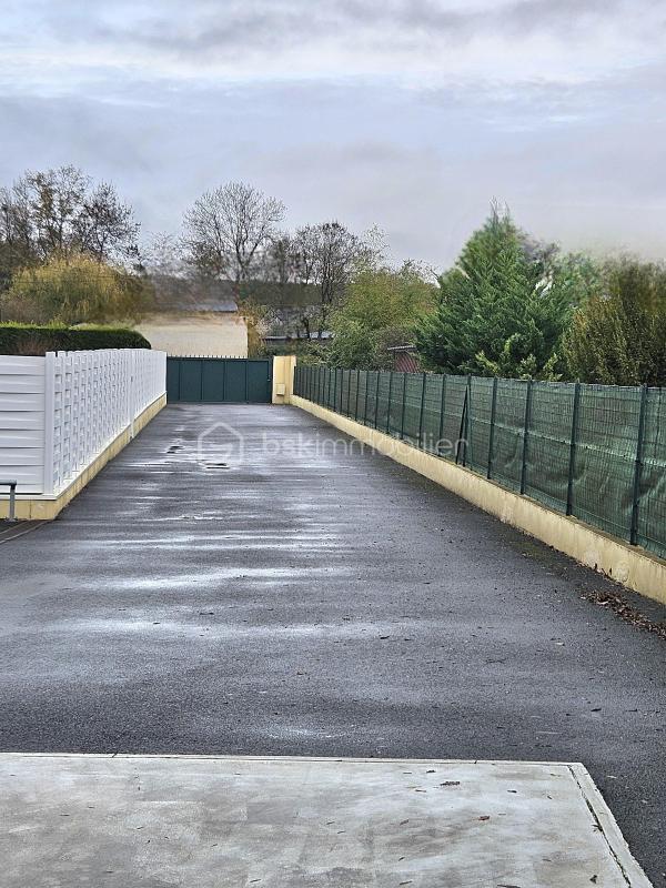 Entrepôt - 300 m² - 1 pièce