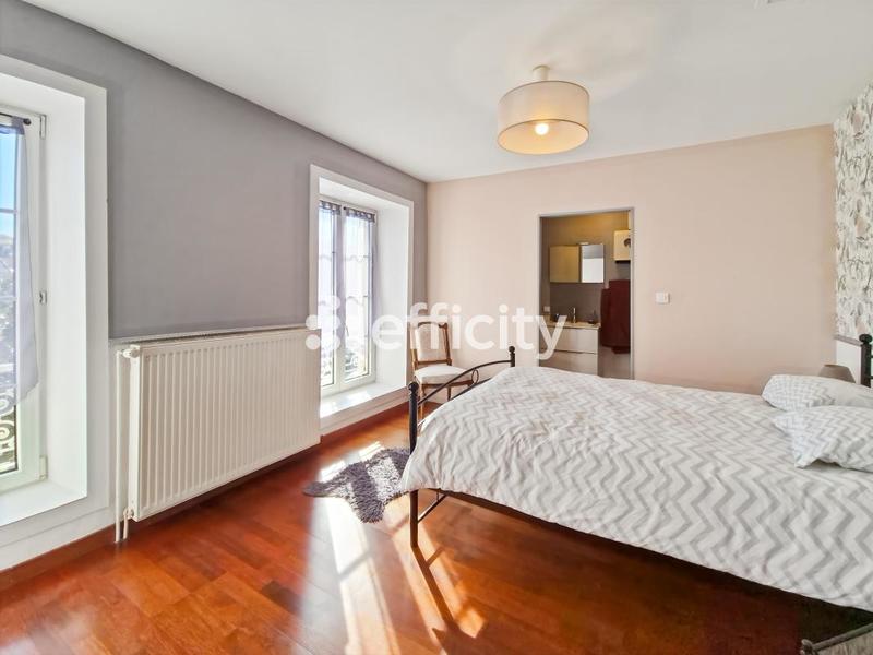 Demeure - 649 m² - 10 pièces