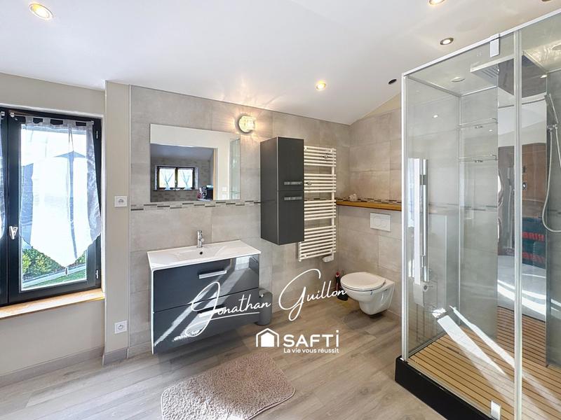 Maison - 255 m² - 8 pièces