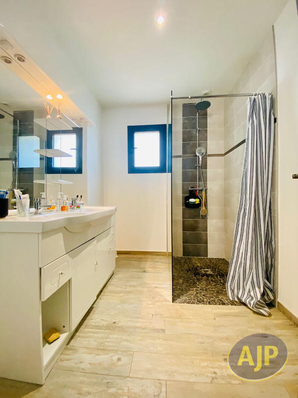 Maison - 145 m² - 5 pièces