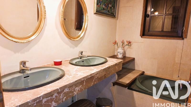 Maison - 186 m² - 8 pièces