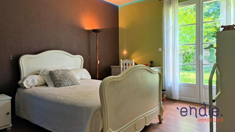 Maison - 249 m² - 8 pièces