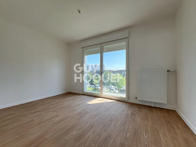 Appartement - 102 m² - 5 pièces