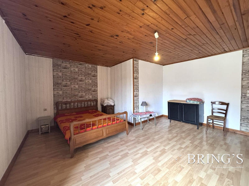 Maison - 204 m² - 6 pièces