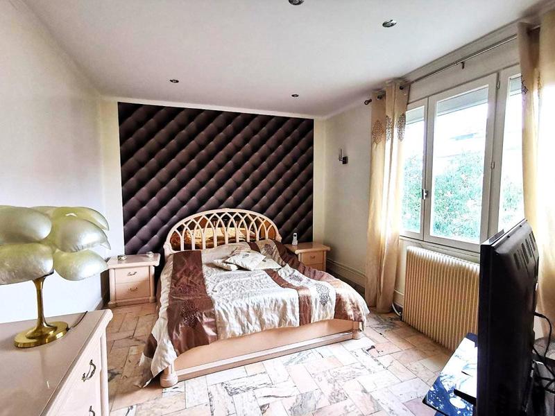 Villa - 180 m² - 6 pièces