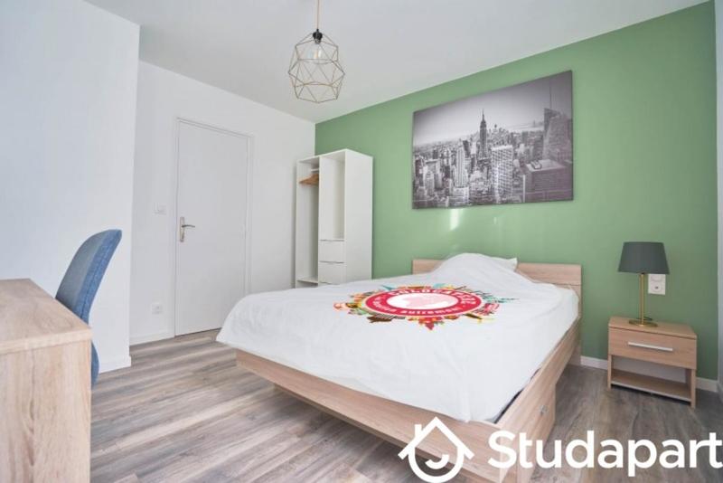 Chambre - 13 m² - 1 pièce