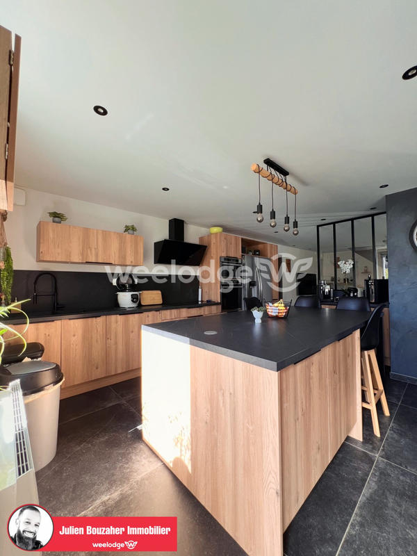 Maison - 137 m² - 5 pièces