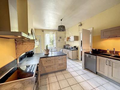 Maison - 223 m² - 7 pièces