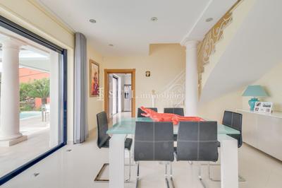 Villa - 200 m² - 5 pièces