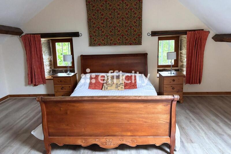 Maison - 268 m² - 10 pièces