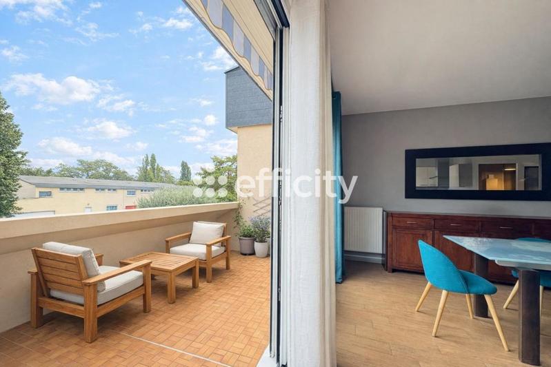 Appartement ancien - 90 m² - 4 pièces