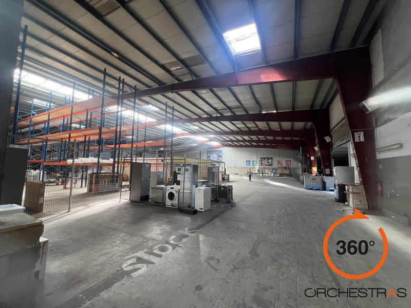 Entrepôt - 4 990 m²
