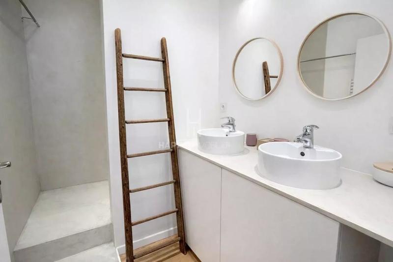 Duplex - 211 m² - 6 pièces