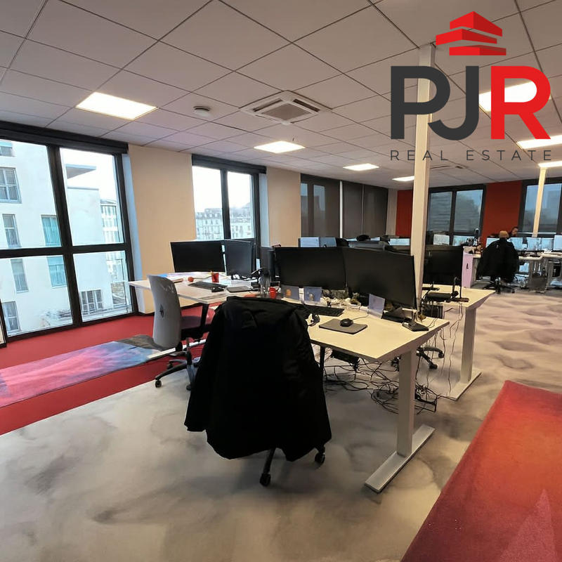 Bureau - 1 352 m²