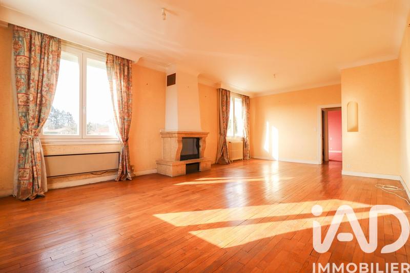 Maison - 302 m² - 10 pièces