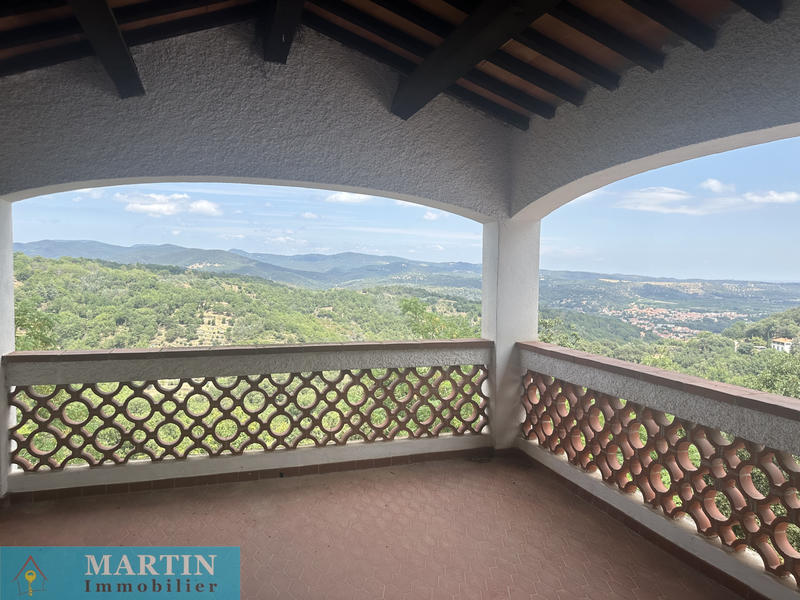 Villa - 205 m² - 8 pièces