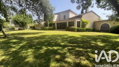 Maison - 218 m² - 7 pièces