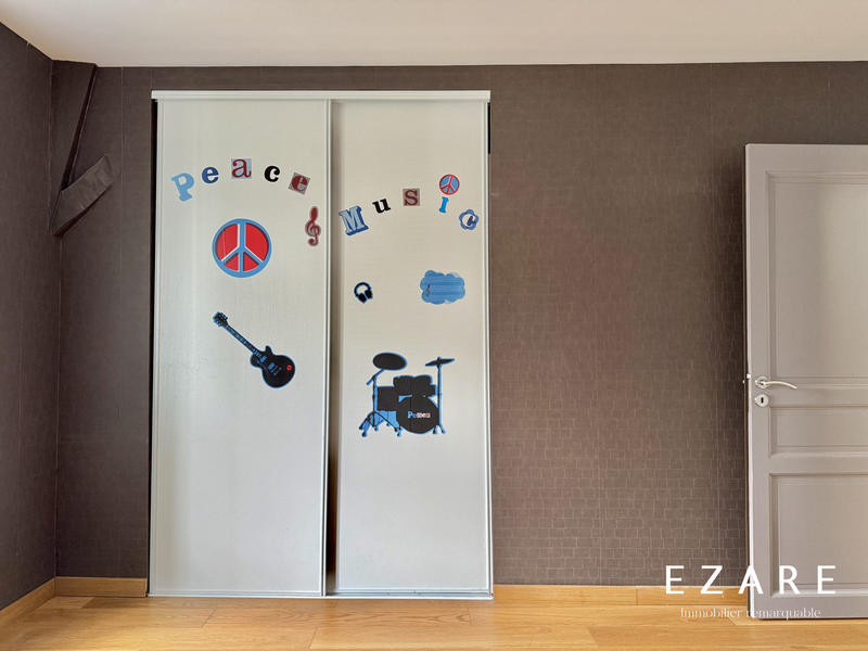 Appartement - 216 m² - 5 pièces