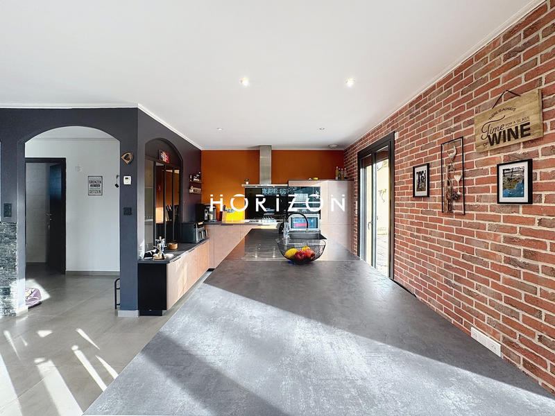 Villa - 220 m² - 8 pièces