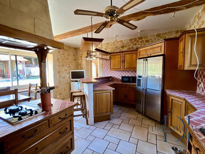 Maison - 205 m² - 5 pièces